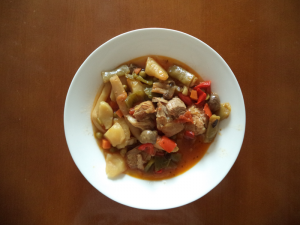 Patatas con aguja de cerdo.